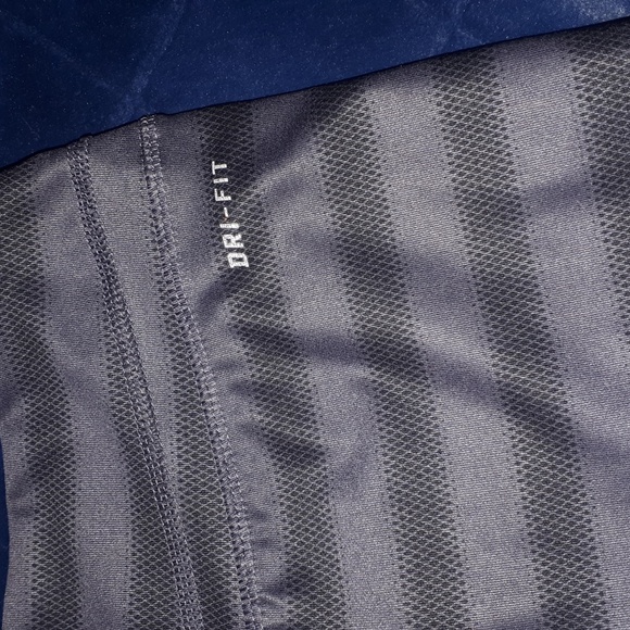 NIKE~Dry Fit Capris - Picture 4 of 5